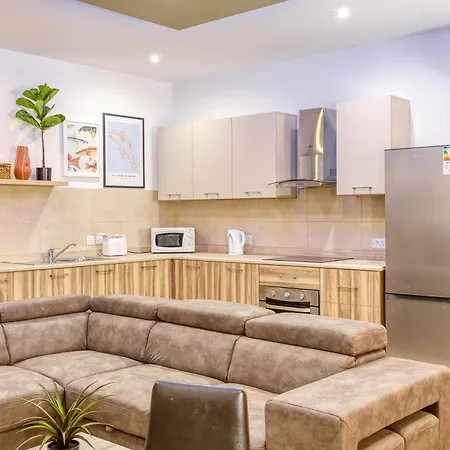 Modern 2br With Backyard In Vibrant St Julians By 360 Estates דירה Saint Julian's
